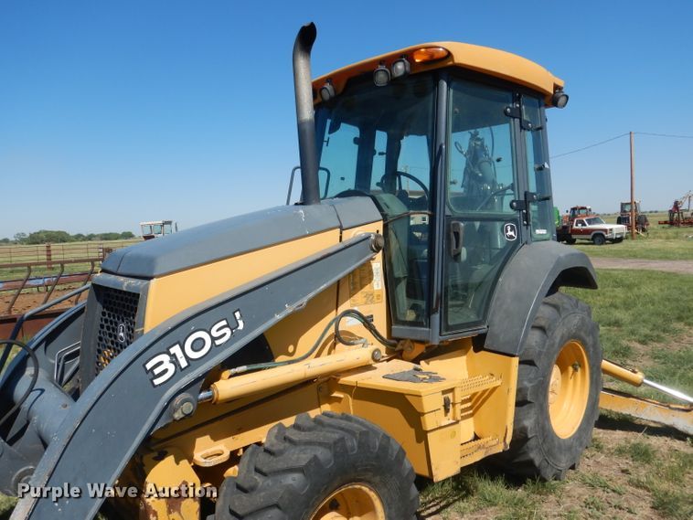 image for item FI9119 2011 John Deere 310SJ  backhoe