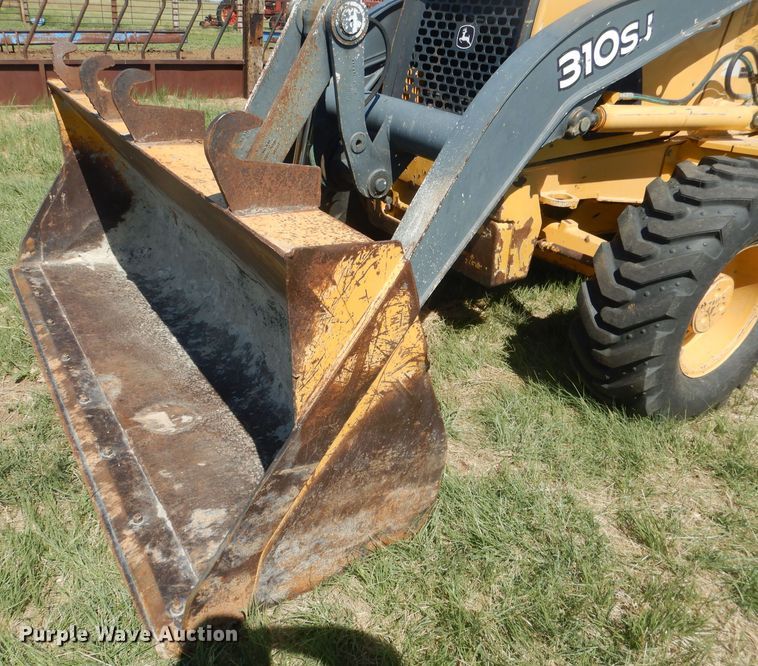 image for item FI9119 2011 John Deere 310SJ  backhoe