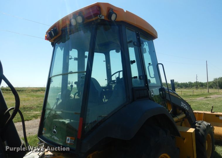 image for item FI9119 2011 John Deere 310SJ  backhoe