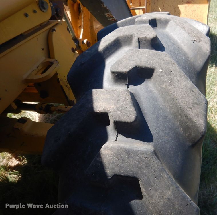 image for item FI9119 2011 John Deere 310SJ  backhoe