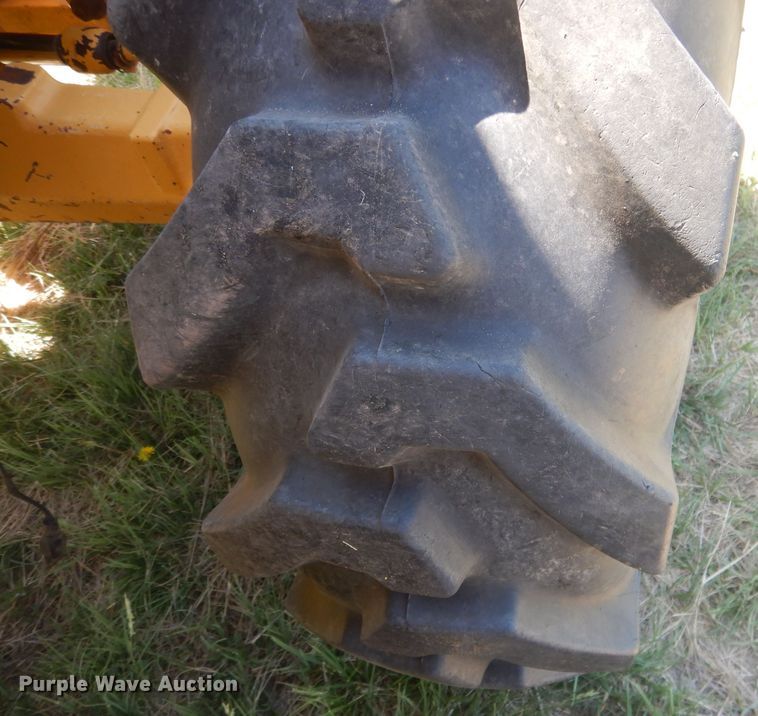 image for item FI9119 2011 John Deere 310SJ  backhoe