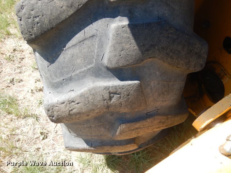 image for item FI9119 2011 John Deere 310SJ  backhoe