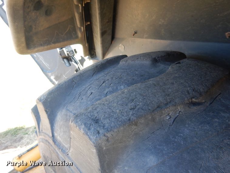 image for item FI9119 2011 John Deere 310SJ  backhoe