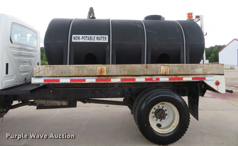 image for item FP9289 2004 International 4300  water truck