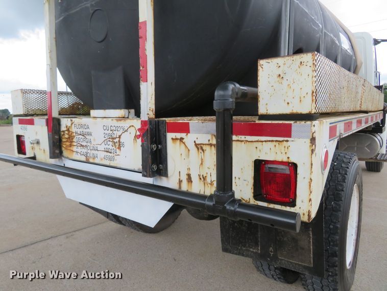 image for item FP9289 2004 International 4300  water truck