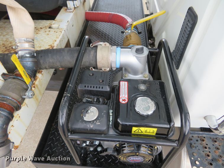 image for item FP9289 2004 International 4300  water truck