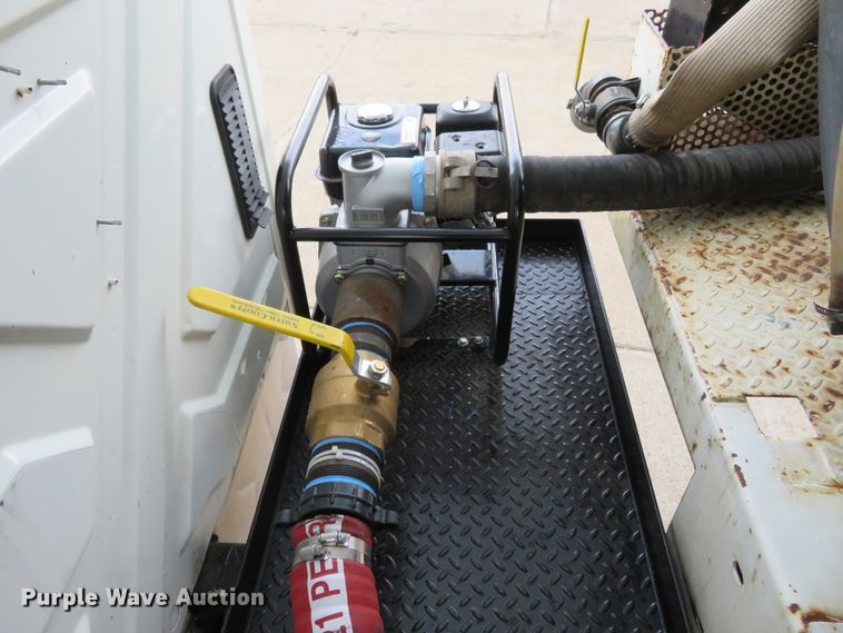 image for item FP9289 2004 International 4300  water truck