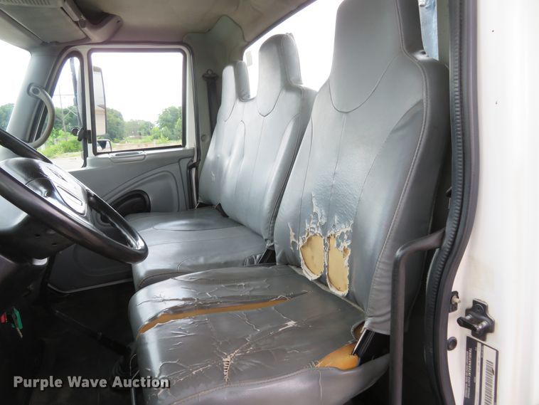 image for item FP9289 2004 International 4300  water truck