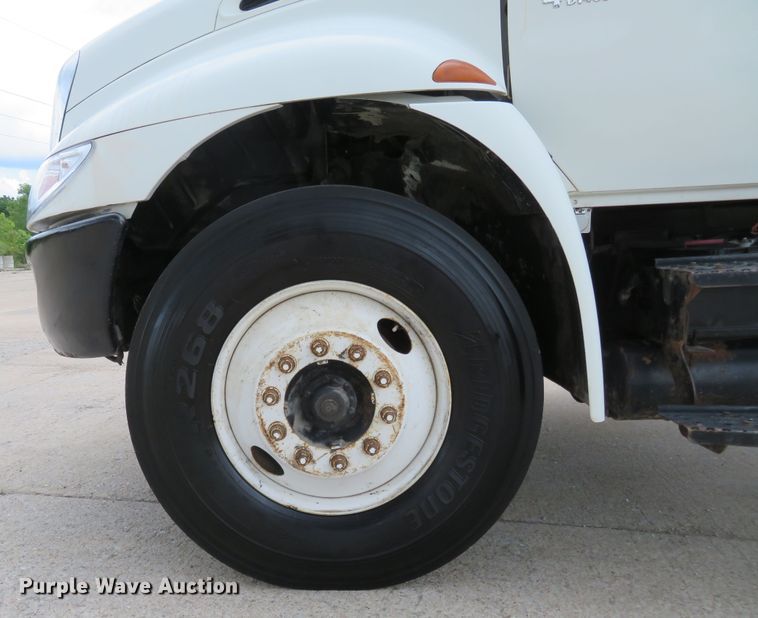 image for item FP9289 2004 International 4300  water truck