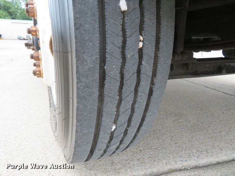 image for item FP9289 2004 International 4300  water truck