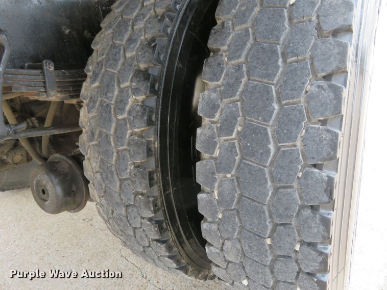 image for item FP9289 2004 International 4300  water truck