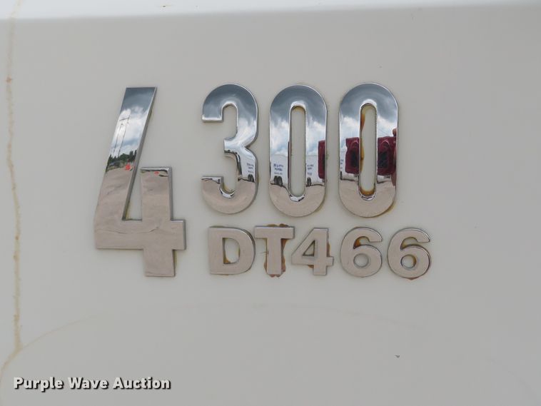 image for item FP9289 2004 International 4300  water truck