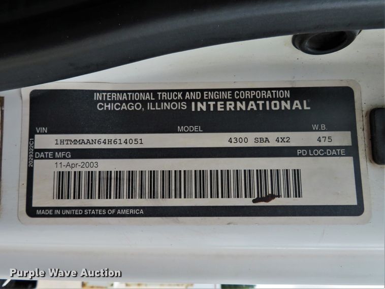 image for item FP9289 2004 International 4300  water truck