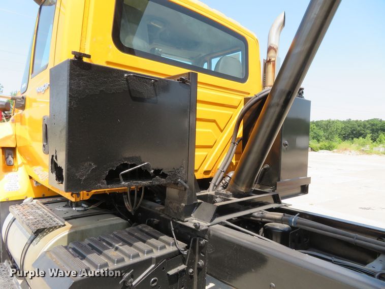 image for item FP9299 2009 International 7400 WorkStar  dump truck