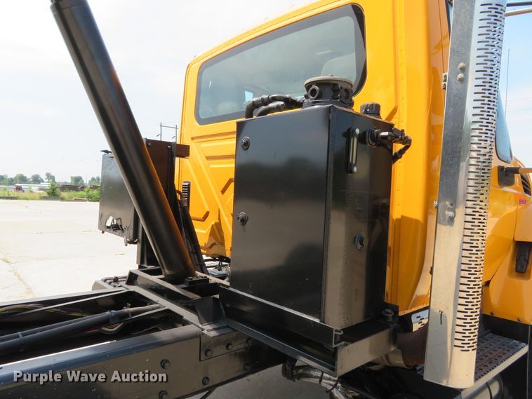 image for item FP9299 2009 International 7400 WorkStar  dump truck