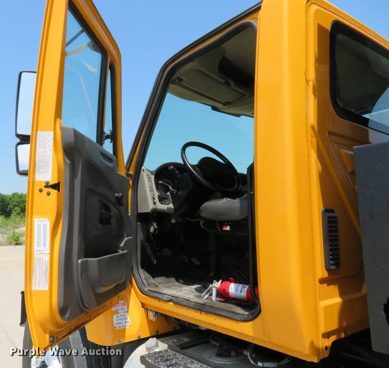 image for item FP9299 2009 International 7400 WorkStar  dump truck