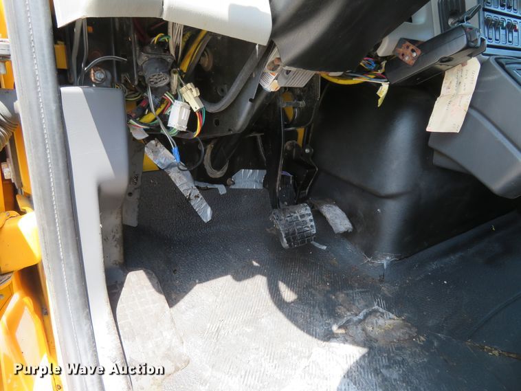 image for item FP9299 2009 International 7400 WorkStar  dump truck