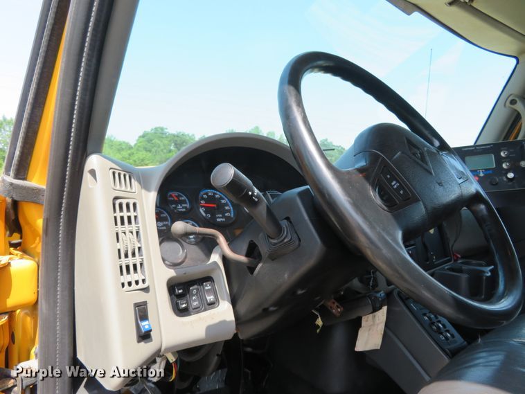 image for item FP9299 2009 International 7400 WorkStar  dump truck