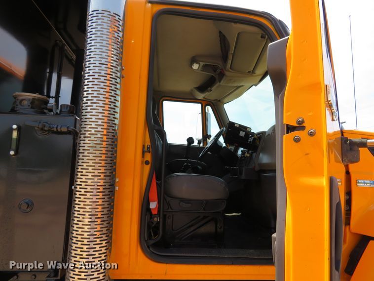 image for item FP9299 2009 International 7400 WorkStar  dump truck