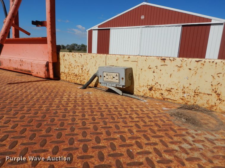 image for item HI9834 2001 JLG 33RTS  scissor lift