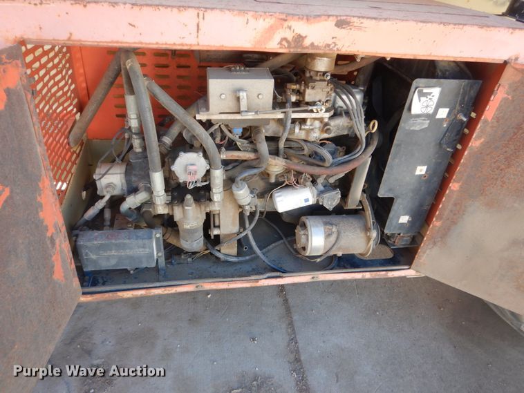 image for item HI9834 2001 JLG 33RTS  scissor lift