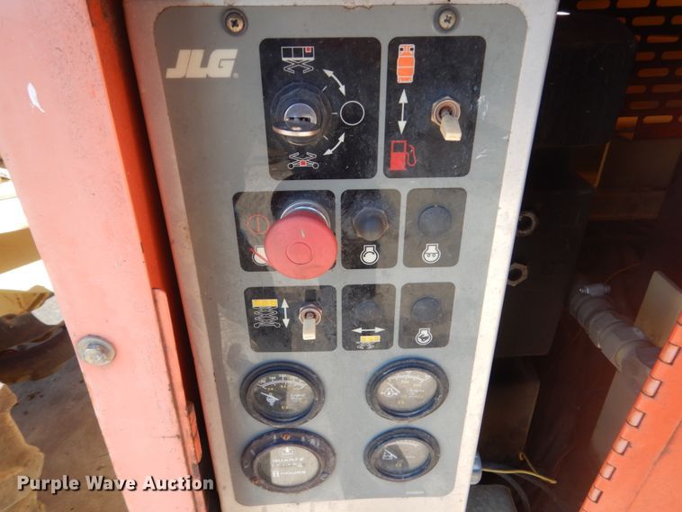 image for item HI9834 2001 JLG 33RTS  scissor lift