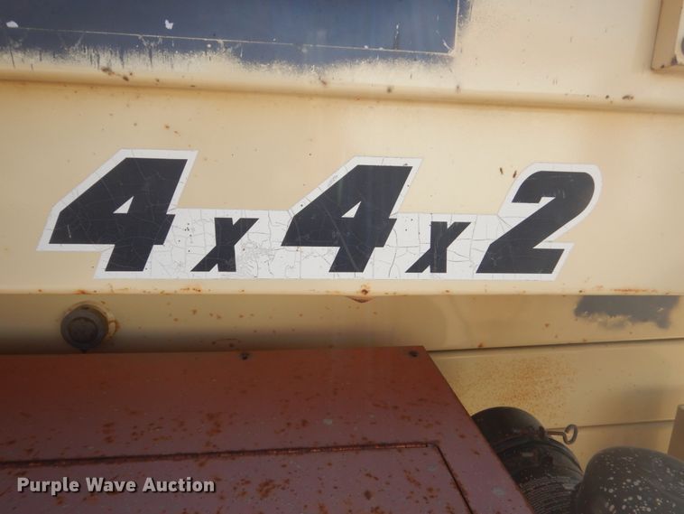 image for item HI9834 2001 JLG 33RTS  scissor lift