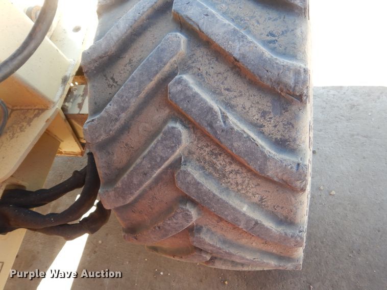 image for item HI9834 2001 JLG 33RTS  scissor lift