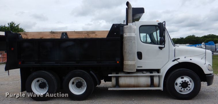 image for item HL9490 2010 Freightliner Business Class M2  dump truck