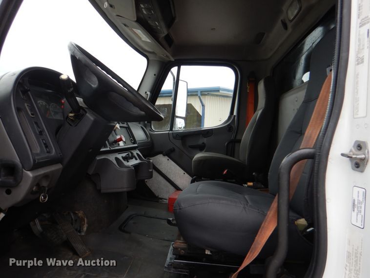 image for item HL9490 2010 Freightliner Business Class M2  dump truck