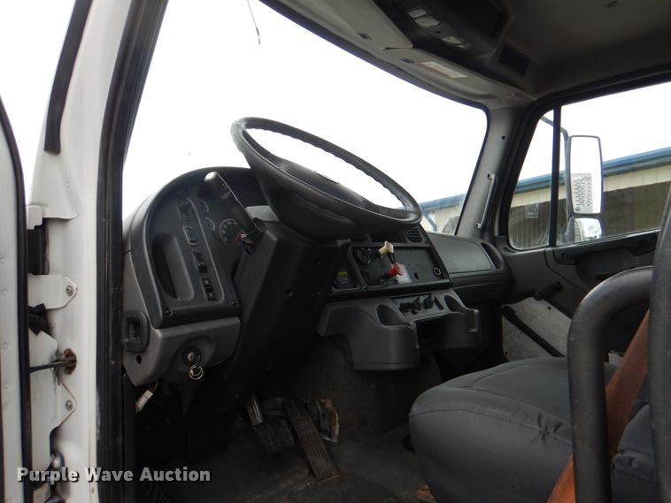 image for item HL9490 2010 Freightliner Business Class M2  dump truck