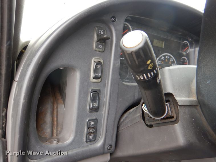 image for item HL9490 2010 Freightliner Business Class M2  dump truck