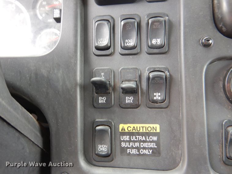 image for item HL9490 2010 Freightliner Business Class M2  dump truck