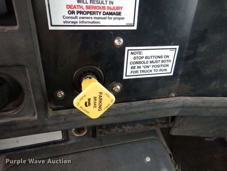 image for item HL9491 1995 International 4700  crane truck