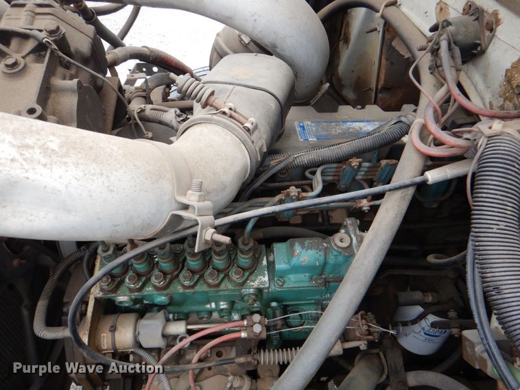 image for item HL9491 1995 International 4700  crane truck