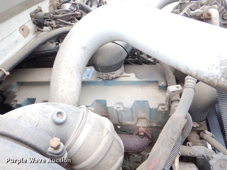 image for item HL9491 1995 International 4700  crane truck