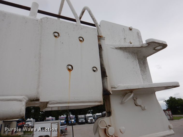 image for item HL9491 1995 International 4700  crane truck