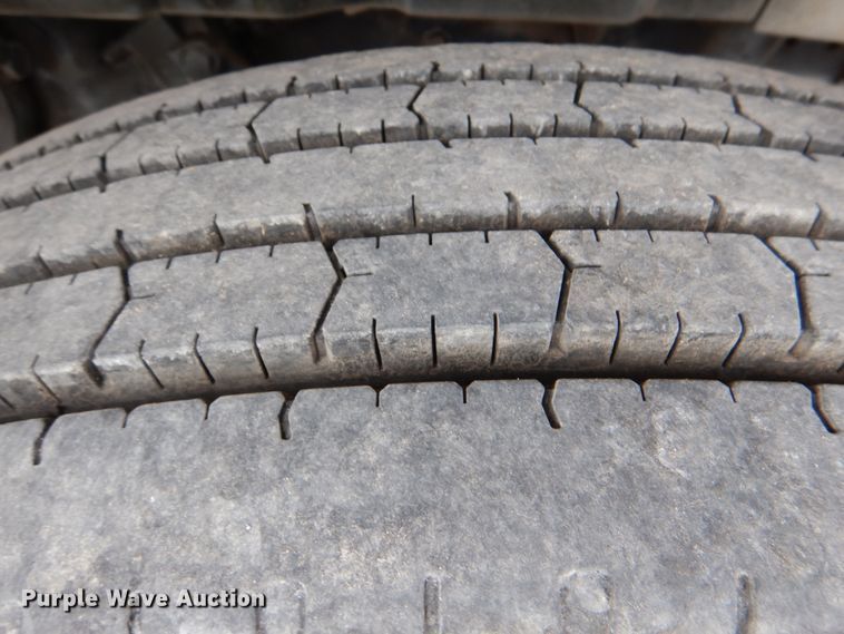 image for item HL9491 1995 International 4700  crane truck