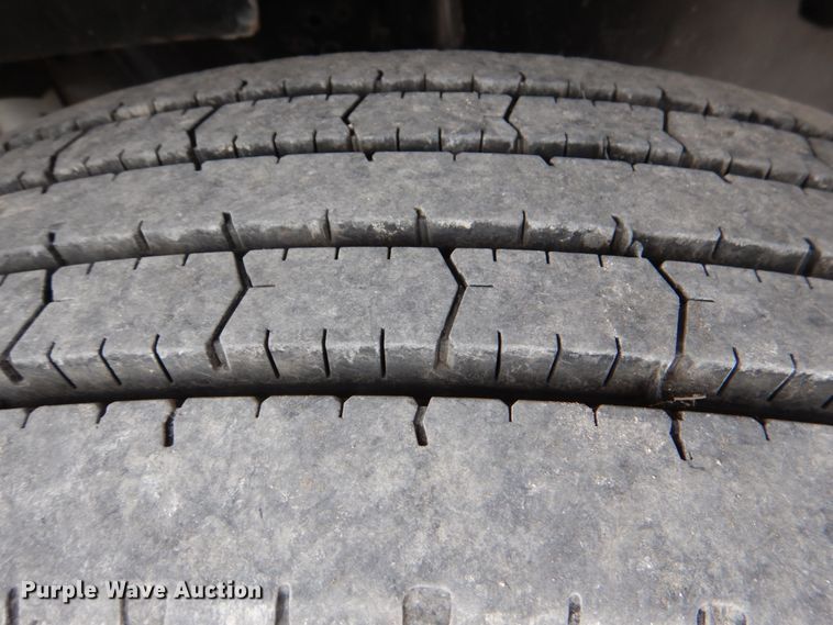 image for item HL9491 1995 International 4700  crane truck