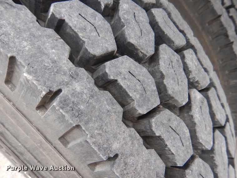 image for item HL9491 1995 International 4700  crane truck