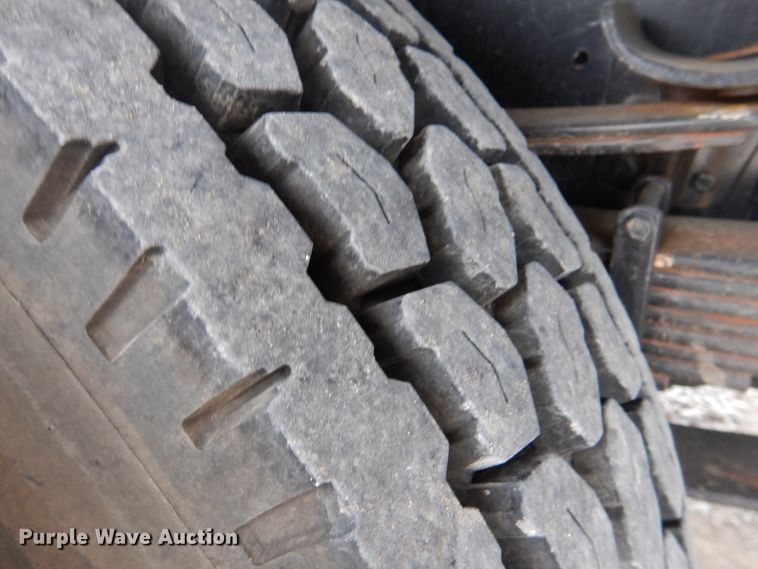 image for item HL9491 1995 International 4700  crane truck