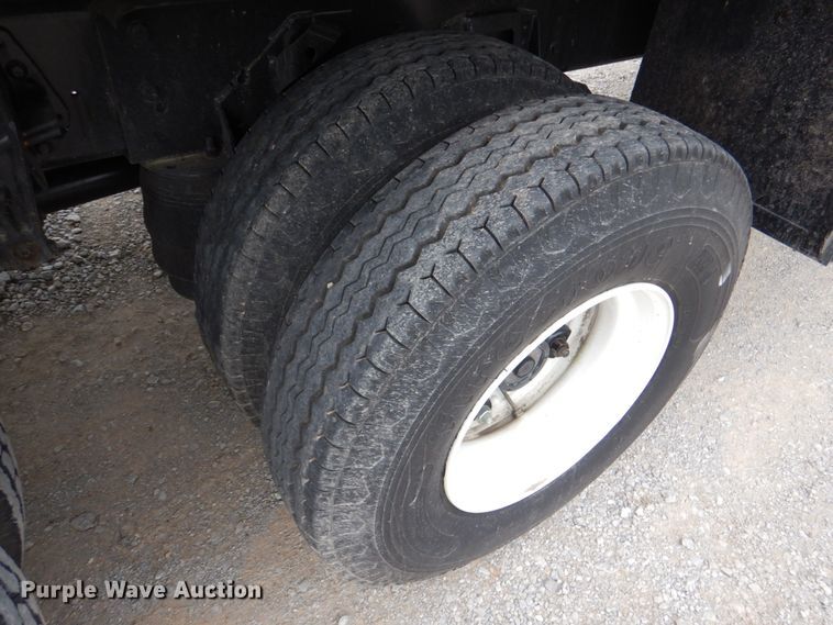 image for item HL9491 1995 International 4700  crane truck