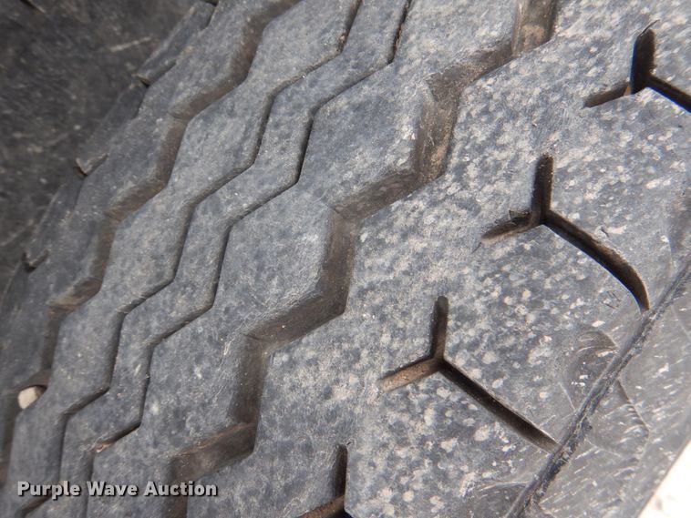 image for item HL9491 1995 International 4700  crane truck