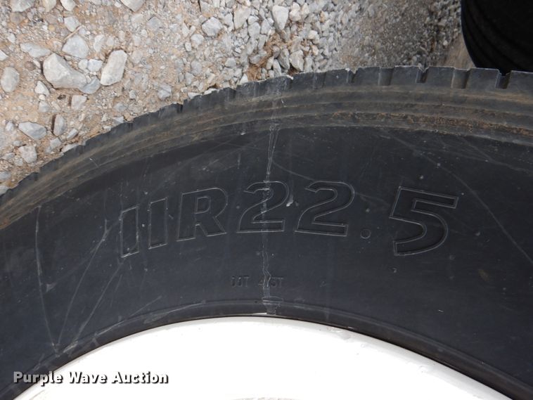 image for item HL9491 1995 International 4700  crane truck