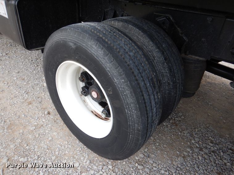 image for item HL9491 1995 International 4700  crane truck