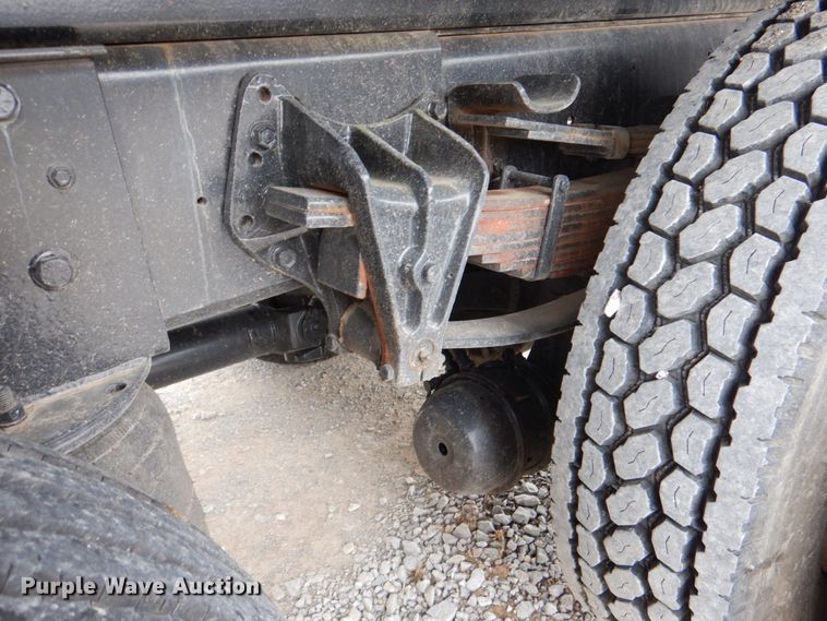 image for item HL9491 1995 International 4700  crane truck