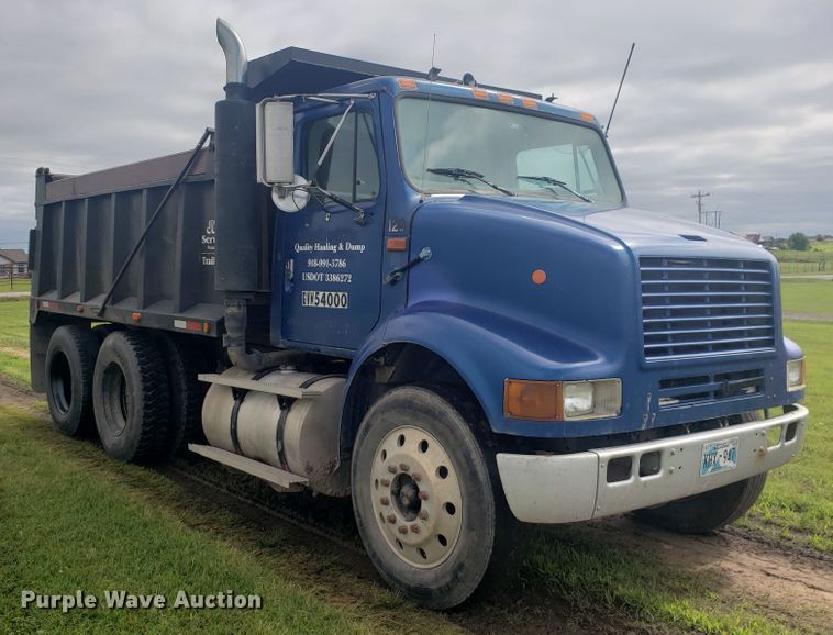 image for item HP9500 1999 International 8100  dump truck
