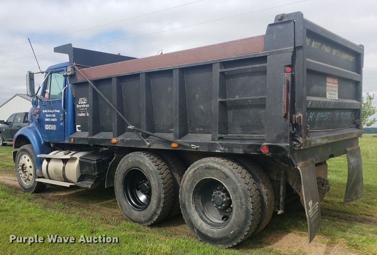 image for item HP9500 1999 International 8100  dump truck