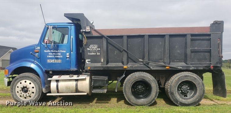 image for item HP9500 1999 International 8100  dump truck