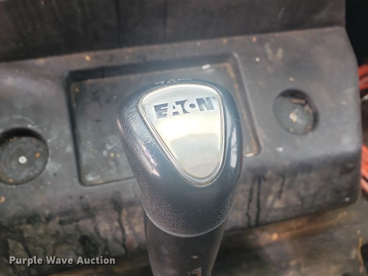 image for item HP9500 1999 International 8100  dump truck